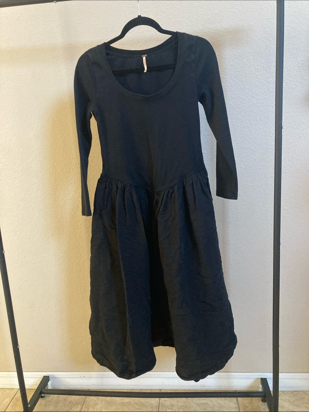 Free People Women’s Black Long Sleeve Scoop Neck Dress